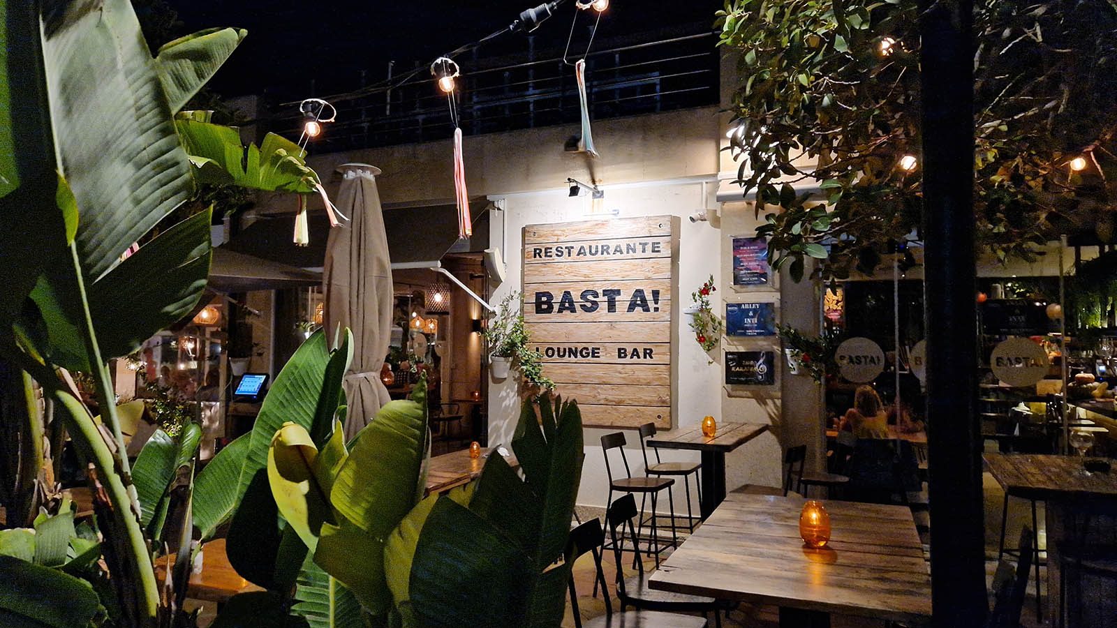 Restaurant Basta! op de horeca-pier in de jachthaven